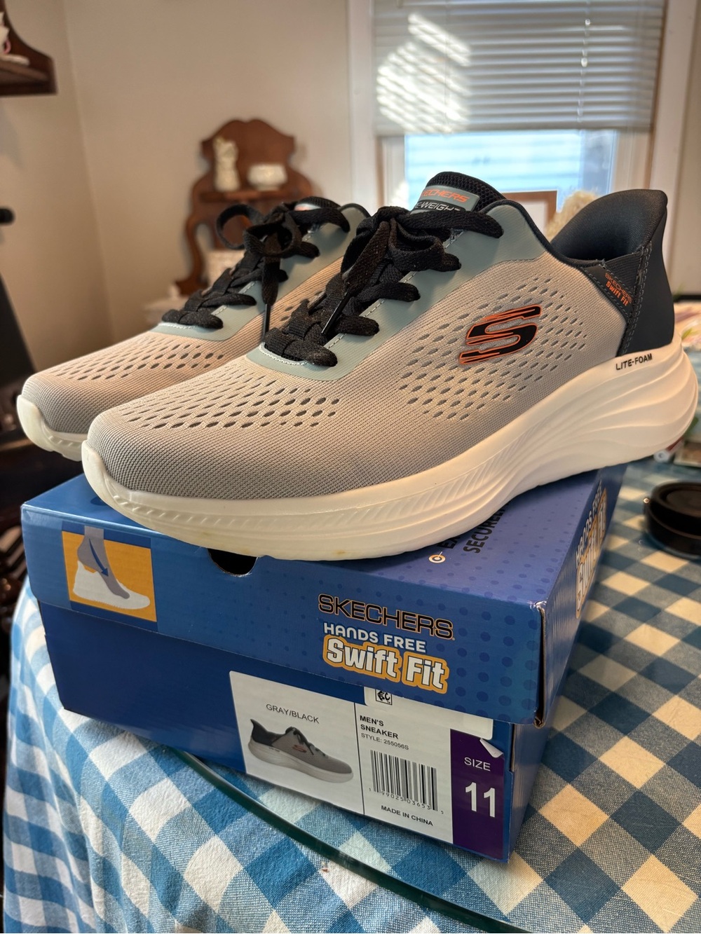 Men’s 11 Skechers Swift Fit Shoes - Picture 5 of 5